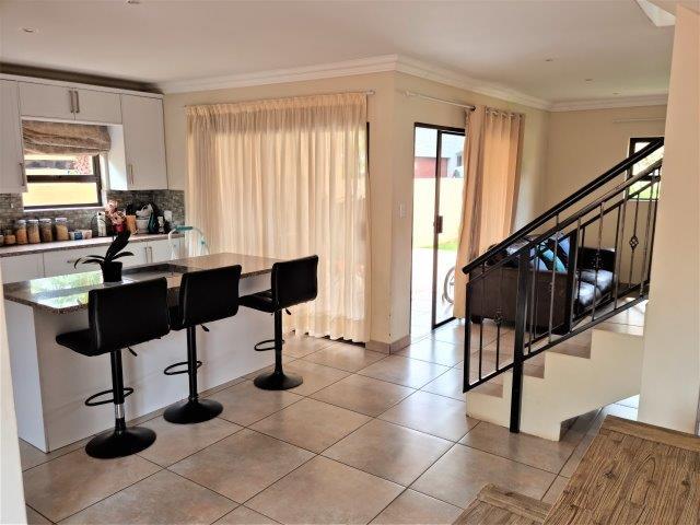 To Let 4 Bedroom Property for Rent in Melodie North West